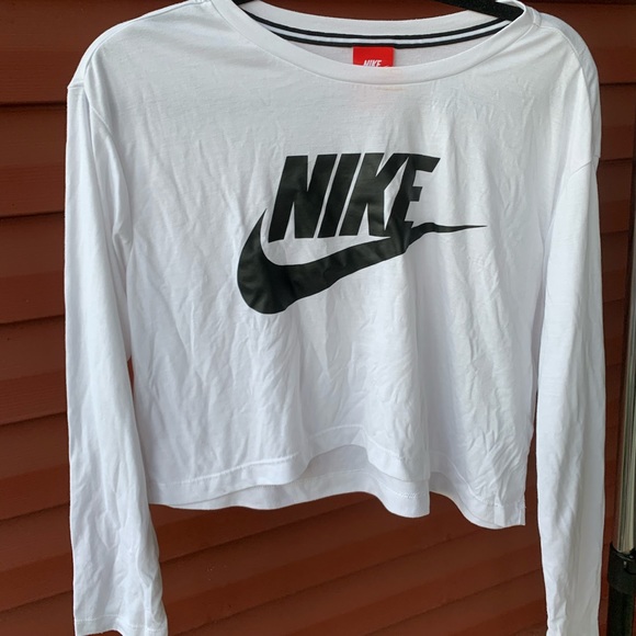 cropped nike long sleeve top